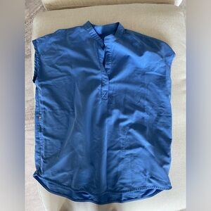 Figs top in ceil blue